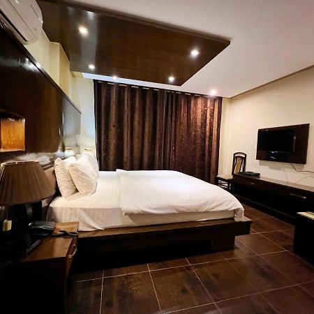 Bling Hotel International Multan Eksteriør bilde
