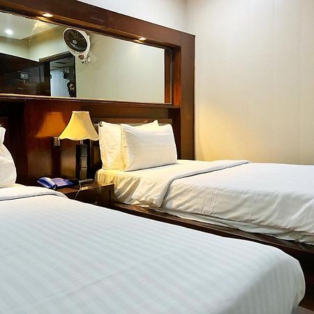 Bling Hotel International Multan Eksteriør bilde