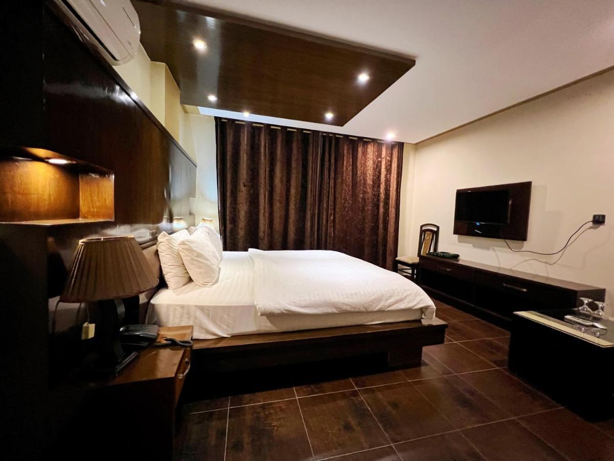 Bling Hotel International Multan Eksteriør bilde