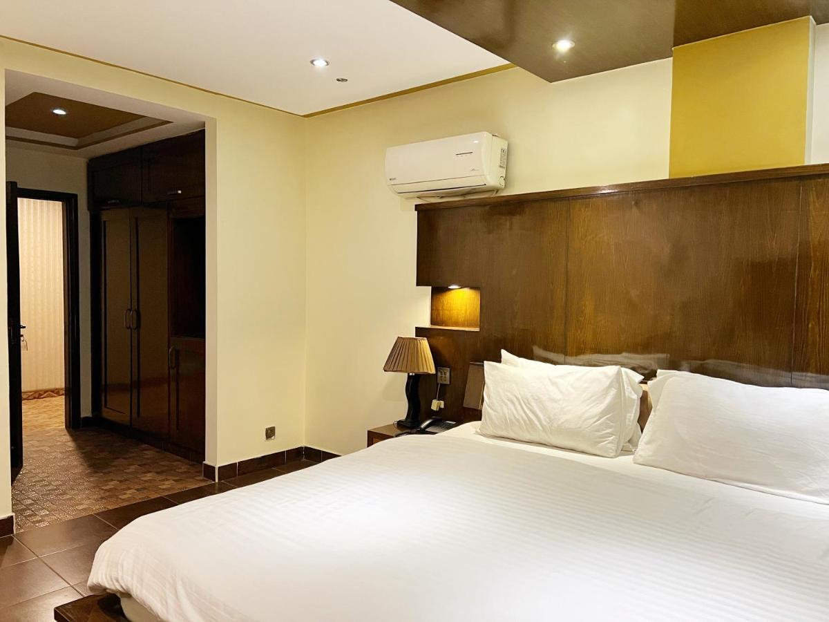 Bling Hotel International Multan Eksteriør bilde