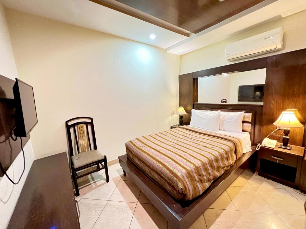 Bling Hotel International Multan Eksteriør bilde