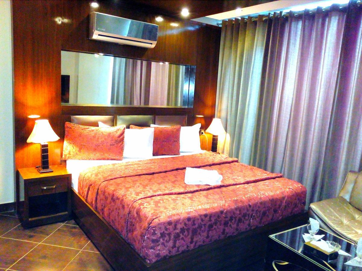 Bling Hotel International Multan Eksteriør bilde