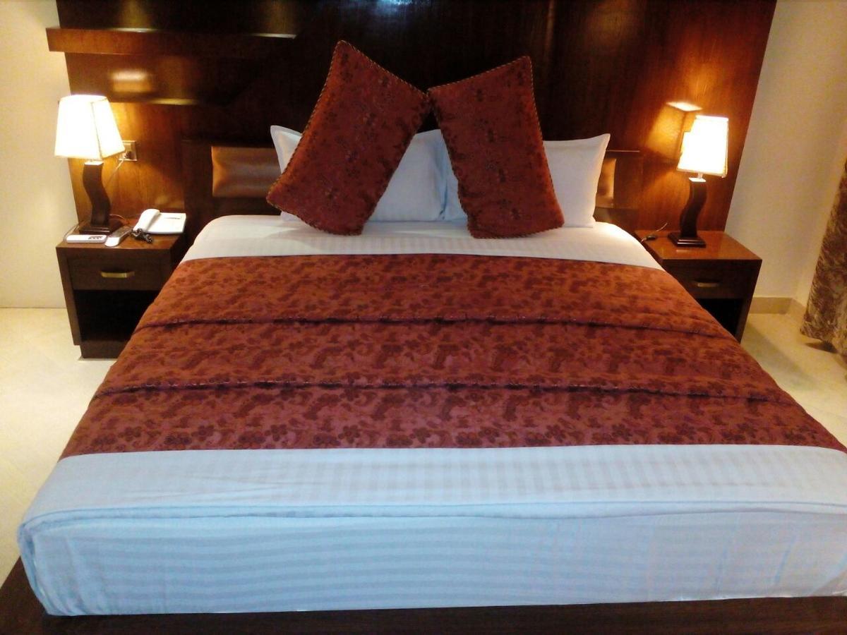 Bling Hotel International Multan Eksteriør bilde