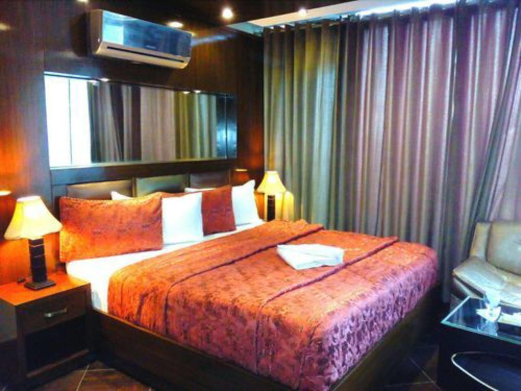 Bling Hotel International Multan Eksteriør bilde