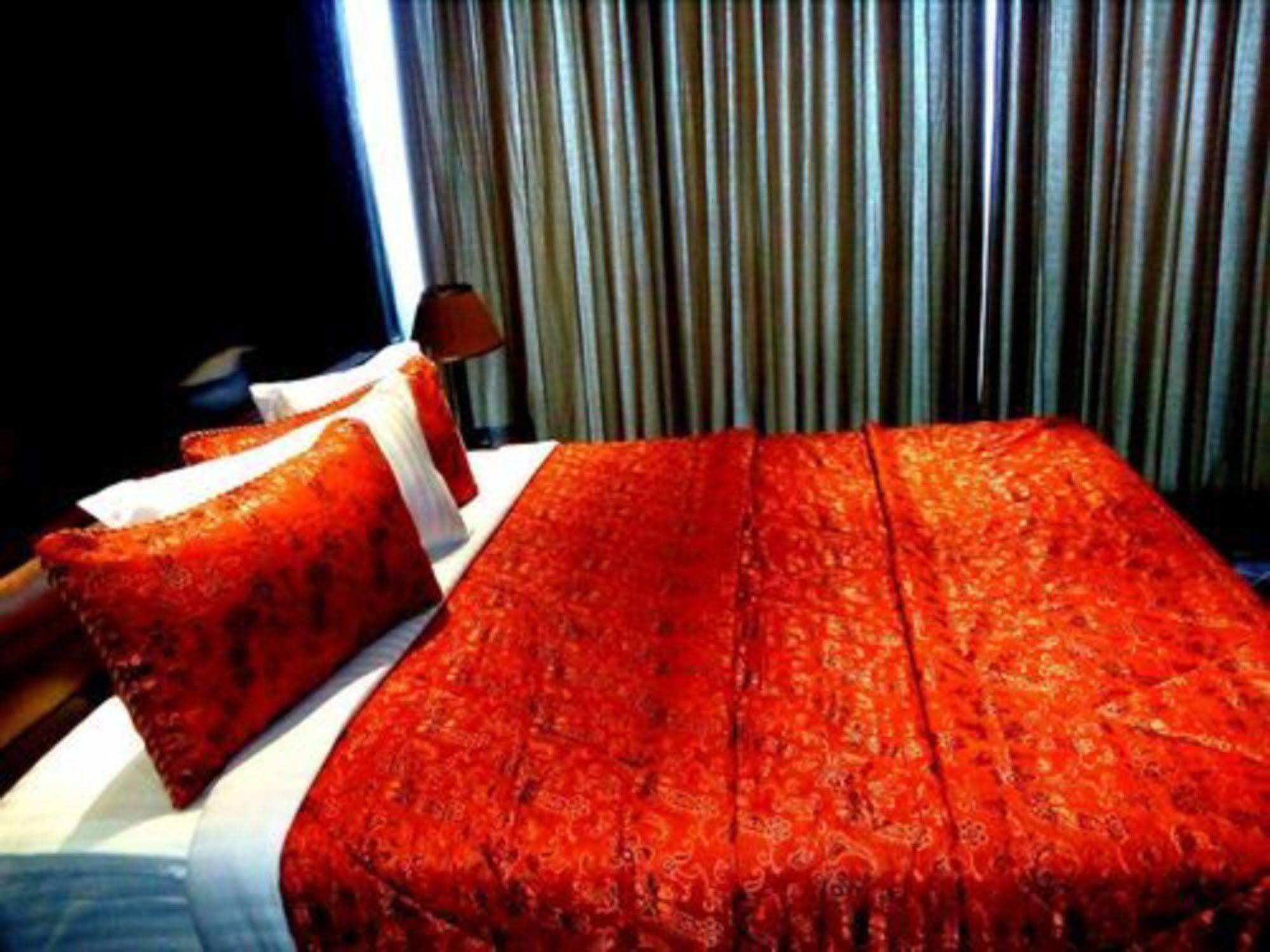 Bling Hotel International Multan Eksteriør bilde