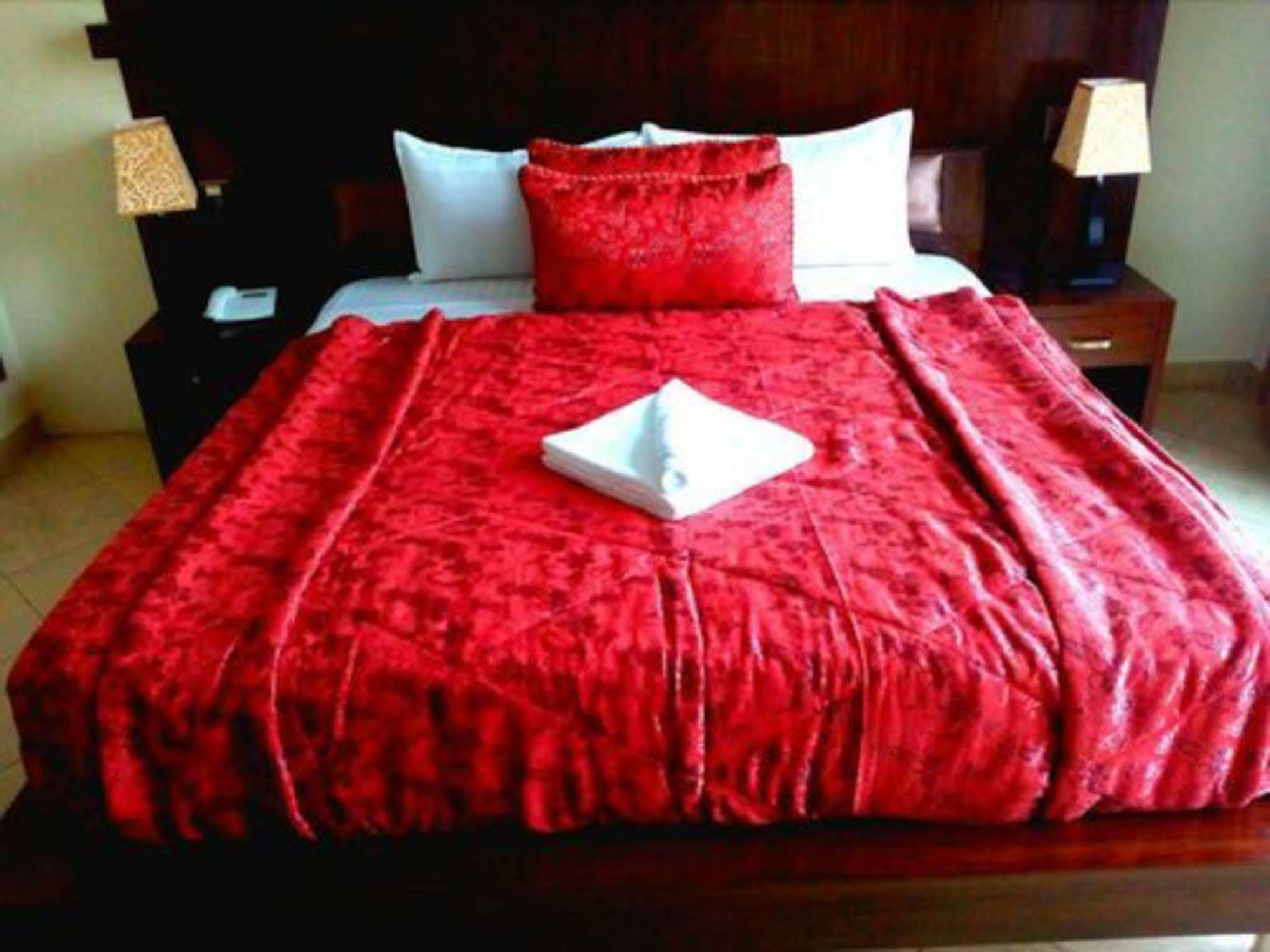Bling Hotel International Multan Eksteriør bilde