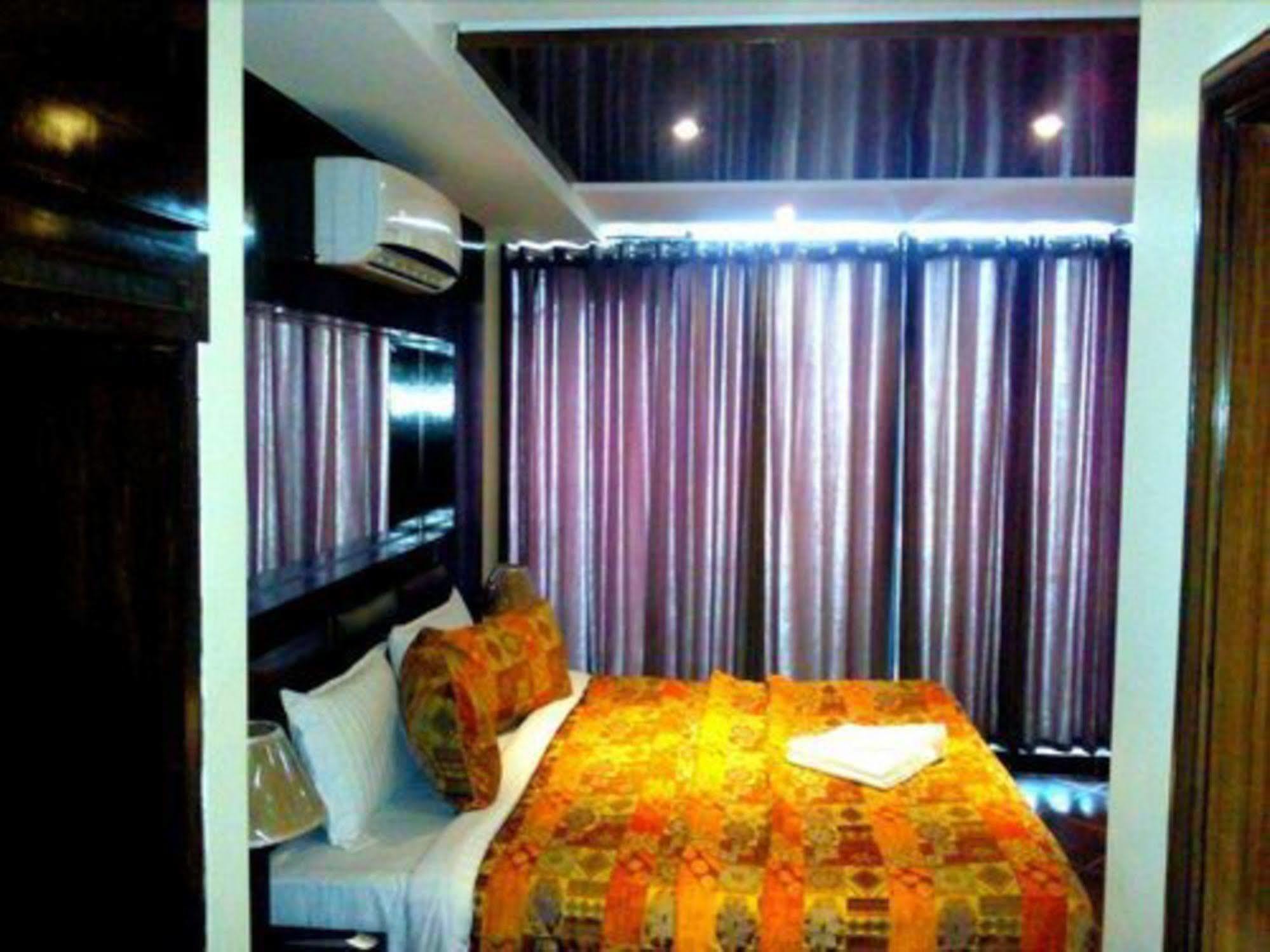 Bling Hotel International Multan Eksteriør bilde